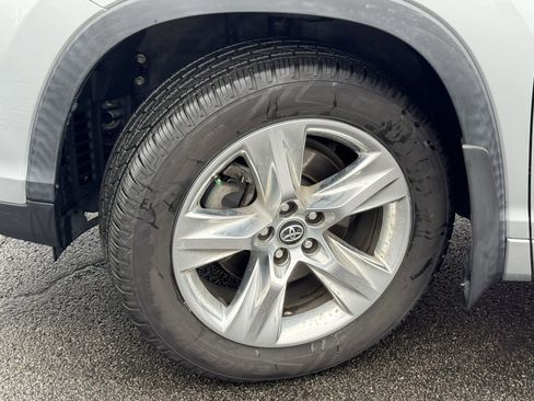 Used 2019 Toyota Highlander Limited image 49