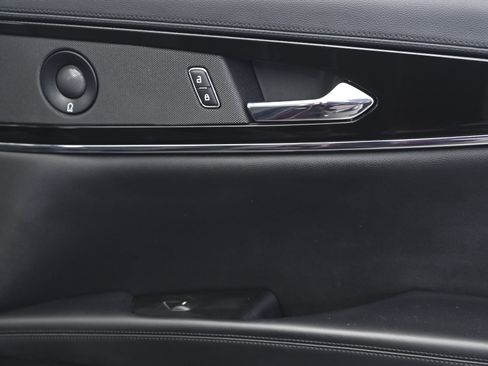 Used 2022 Lincoln Nautilus Reserve w/ Equipment Group 201A image 21