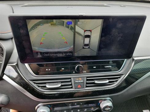 Used 2023 Nissan Altima 2.0 SR FWD image 12