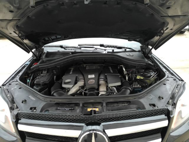 Used 2015 Mercedes-Benz GL 63 AMG 4MATIC image 60