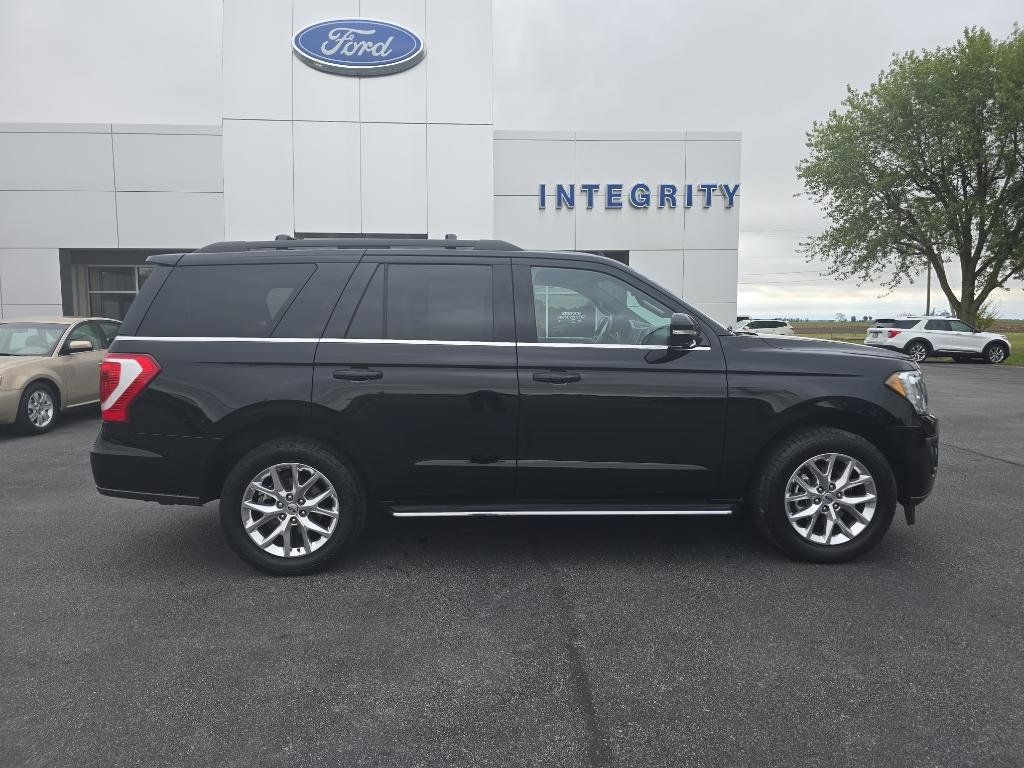 Used 2021 Ford Expedition XLT AWD/4WD image 2