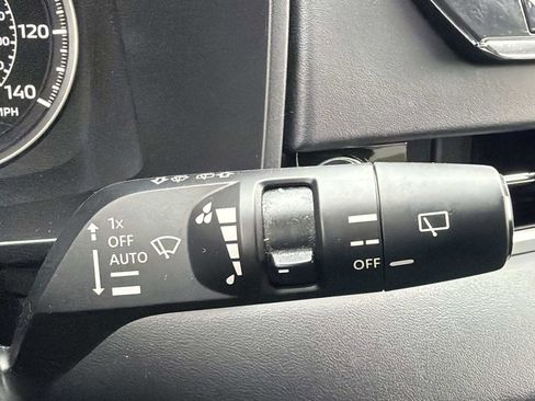 Used 2024 Mitsubishi Outlander FWD image 30