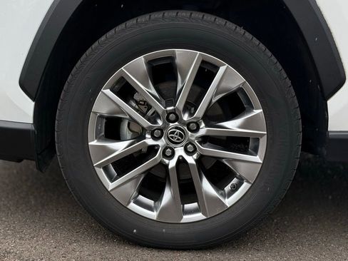 Used 2020 Toyota RAV4 XLE Premium AWD/4WD image 9