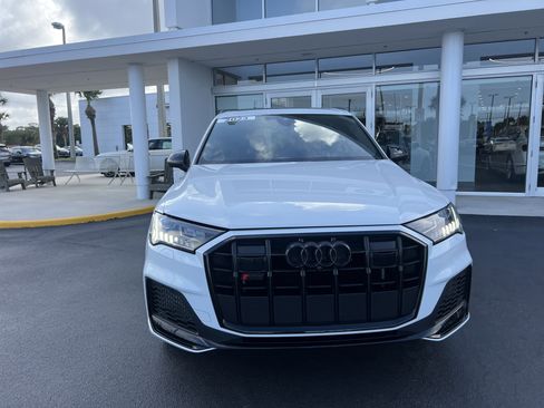 Used 2023 Audi SQ7 Prestige w/ Sport Package image 5