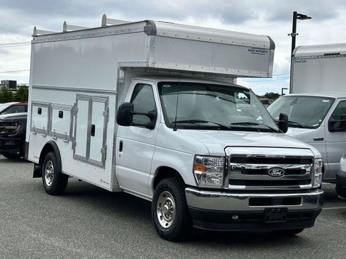 New 2026 Ford E-350 and Econoline 350 Super Duty w/ Power Equipment Group RWD image 6