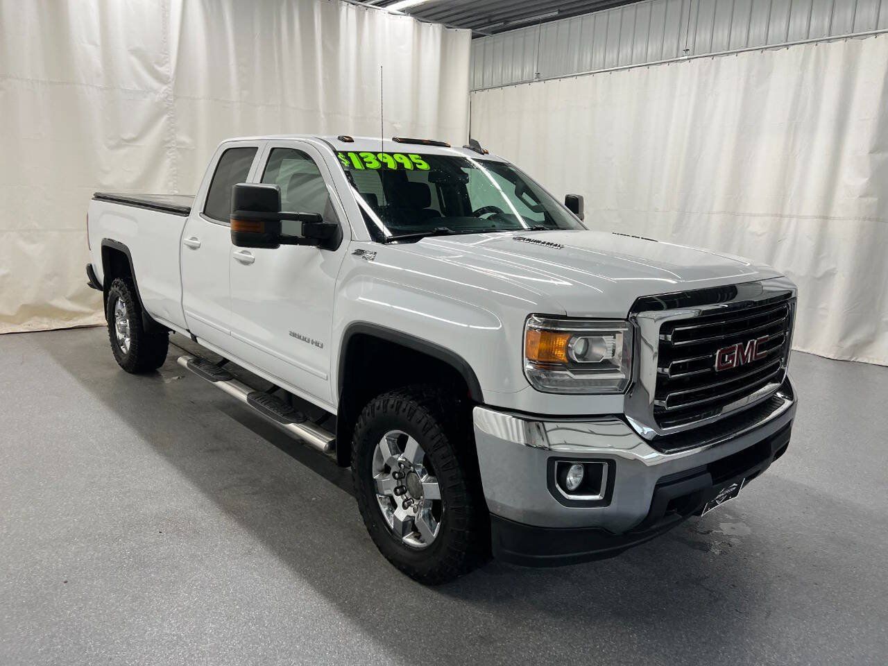 Used 2016 GMC Sierra 3500 SLE w/ SLE Preferred Package AWD/4WD image 3