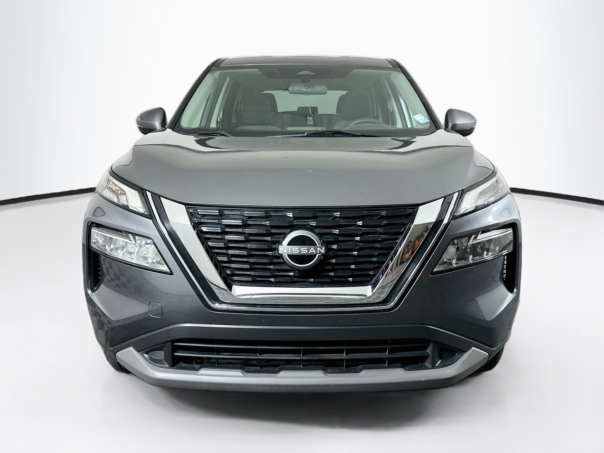 Used 2023 Nissan Rogue SV FWD image 2