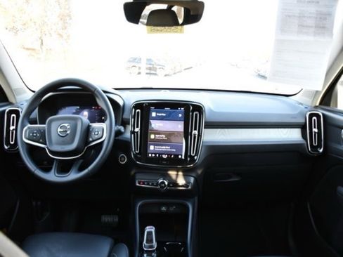 Certified 2025 Volvo XC40 B5 Plus image 16