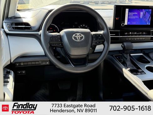 Certified 2025 Toyota Sienna LE FWD image 8