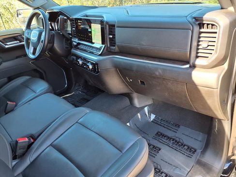 Used 2025 GMC Sierra 1500 SLT image 10