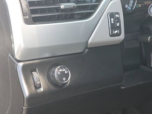 Used 2015 Chevrolet Tahoe LT RWD image 23