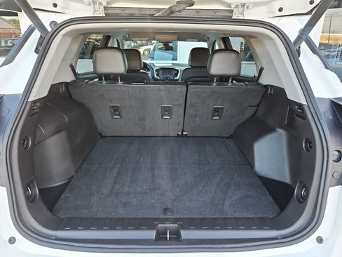 Used 2024 GMC Terrain SLT image 31