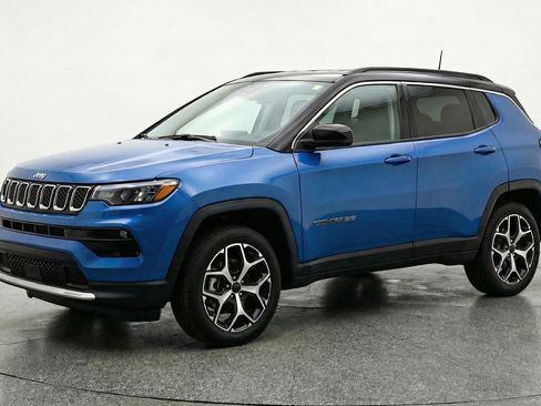 Used 2025 Jeep Compass Limited image 3
