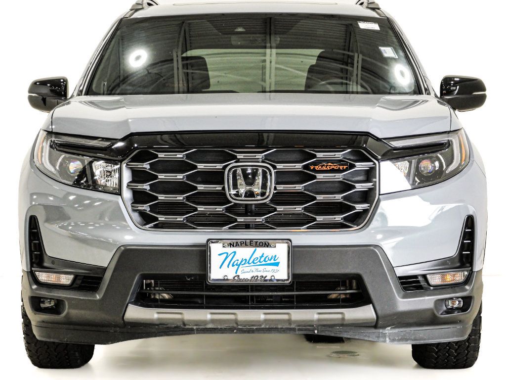 Used 2025 Honda Passport TrailSport image 2