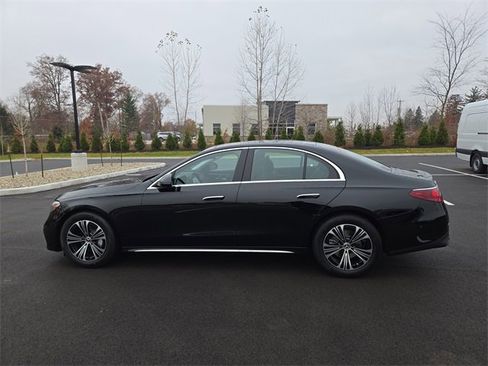 New 2026 Mercedes-Benz E 350 4MATIC Sedan image 6
