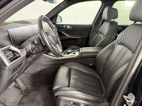Used 2025 BMW X5 xDrive50e AWD/4WD image 5