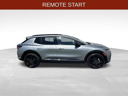 Used 2025 Chevrolet Equinox EV RS FWD image 8