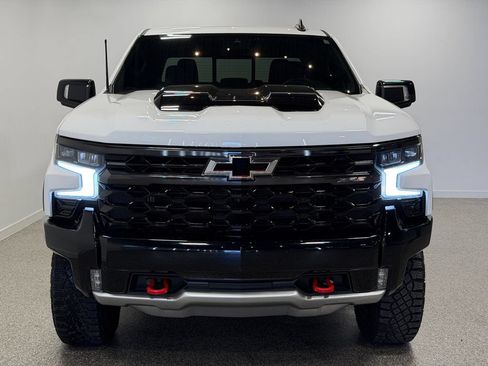 Used 2024 Chevrolet Silverado 1500 ZR2 AWD/4WD image 2