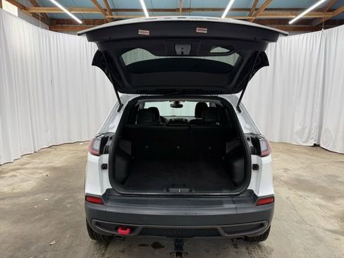 Used 2019 Jeep Cherokee Trailhawk w/ Cold Weather Group image 21