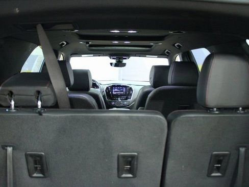 Used 2023 Chevrolet Traverse RS image 17