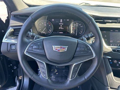 Certified 2022 Cadillac XT5 Sportv w/ LPO, ONYX Package image 12