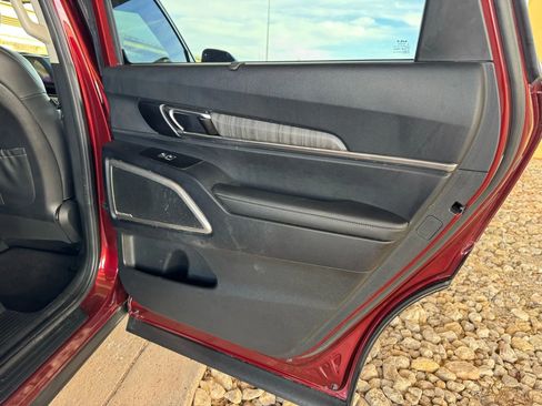 Used 2023 Kia Telluride EX image 24