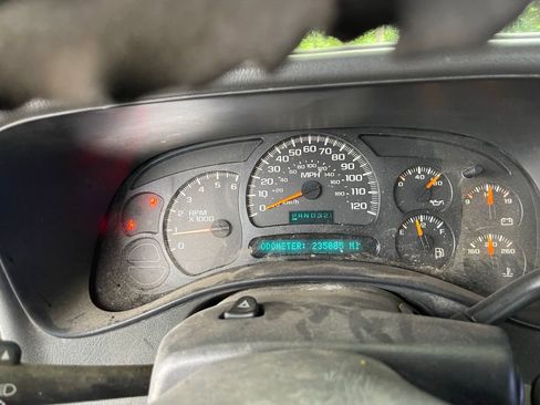 Used 2003 Chevrolet Silverado 2500 LS image 6