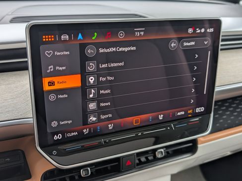 Used 2025 Volkswagen ID. Buzz 1st Edition AWD/4WD image 30