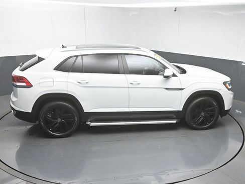 Used 2021 Volkswagen Atlas Cross Sport SE FWD image 48