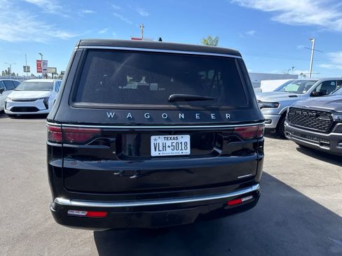 Used 2024 Jeep Wagoneer L Series II w/ Flexible Seating Group RWD image 19