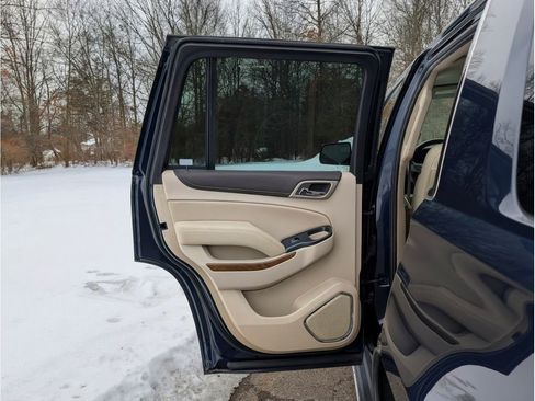 Used 2020 GMC Yukon Denali w/ Open Road Package image 11