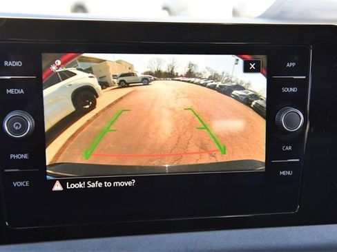 Used 2025 Volkswagen Jetta SE w/ Sunroof Package image 13