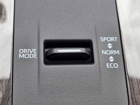 New 2026 Toyota Highlander Platinum image 37