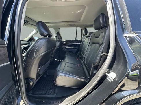 Certified 2023 Jeep Grand Cherokee Limited AWD/4WD image 27