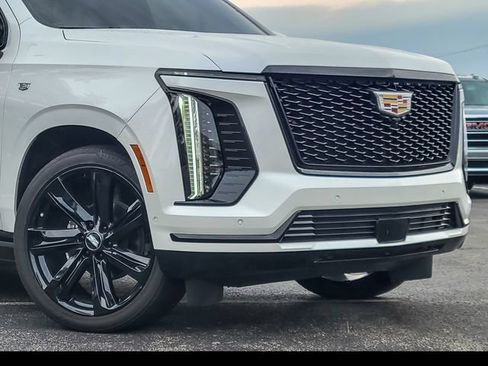 Certified 2025 Cadillac Escalade Sport Platinum w/ LPO, Floor Liner Package AWD/4WD image 3