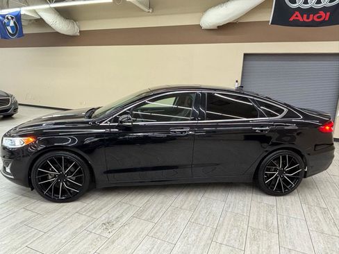 Used 2019 Ford Fusion Titanium AWD/4WD image 5