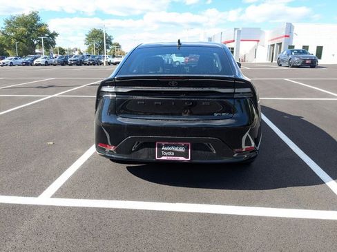 Used 2026 Toyota Prius Plug-In Hybrid image 8