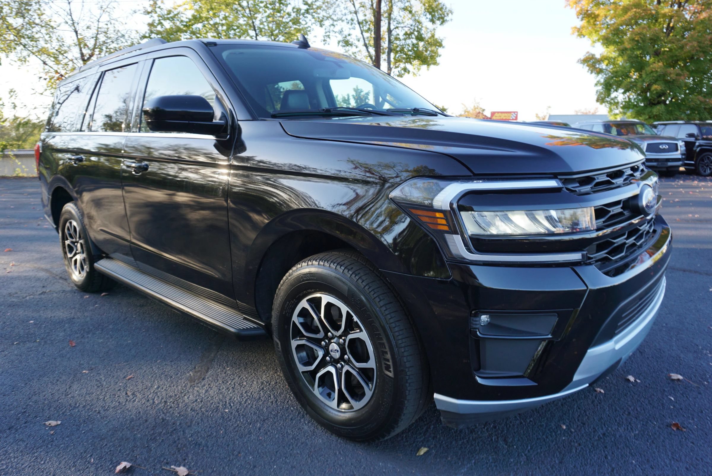 Used 2024 Ford Expedition XLT RWD image 5