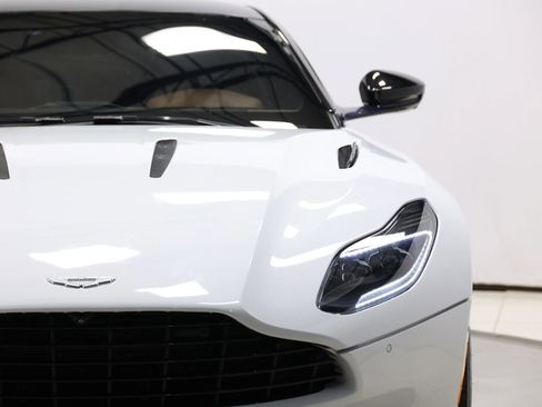 Used 2020 Aston Martin DB11 AMR image 78
