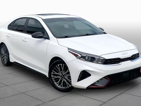 Certified 2022 Kia Forte GT-Line w/ GT-Line Premium Package FWD image 3
