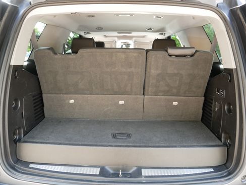 Used 2019 GMC Yukon SLT AWD/4WD image 18