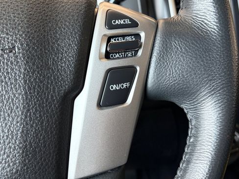 Used 2019 Nissan Titan SV w/ SV Convenience Package AWD/4WD image 26