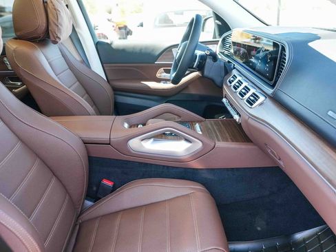 New 2026 Mercedes-Benz GLS 450 4MATIC image 14