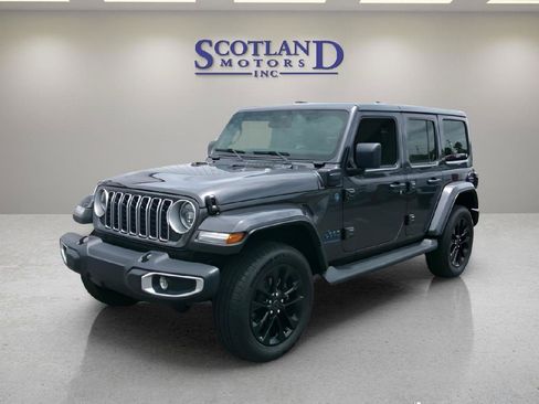 Used 2025 Jeep Wrangler Unlimited Sahara AWD/4WD image 2