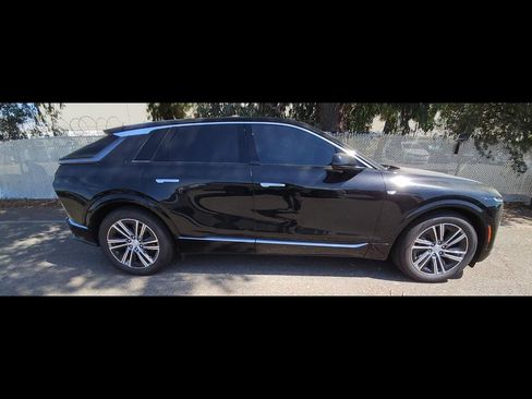 Used 2023 Cadillac Lyriq 2WD image 19