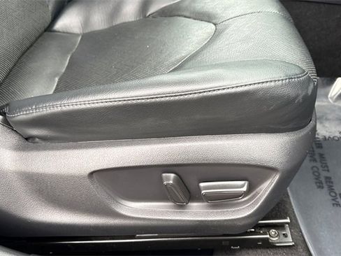 Used 2021 Toyota Camry XLE w/ Navigation Upgrade Package image 23