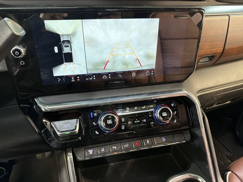 Used 2024 GMC Sierra 2500 Denali Ultimate image 19