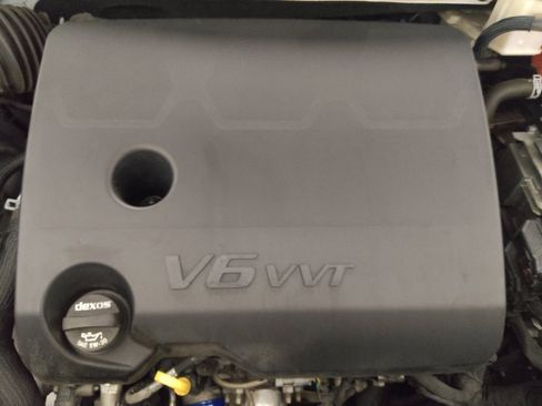 Used 2021 Chevrolet Traverse RS w/ LPO, 'HIT The Road' Package FWD image 30