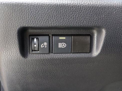 Used 2021 Toyota RAV4 XLE image 15