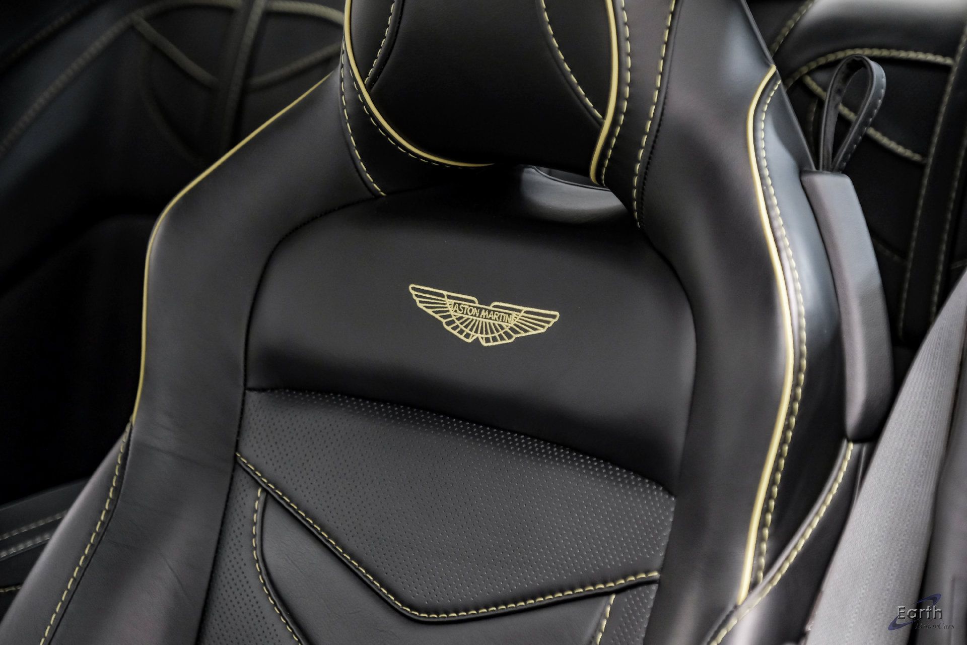 Used 2019 Aston Martin DBS Superleggera RWD image 45